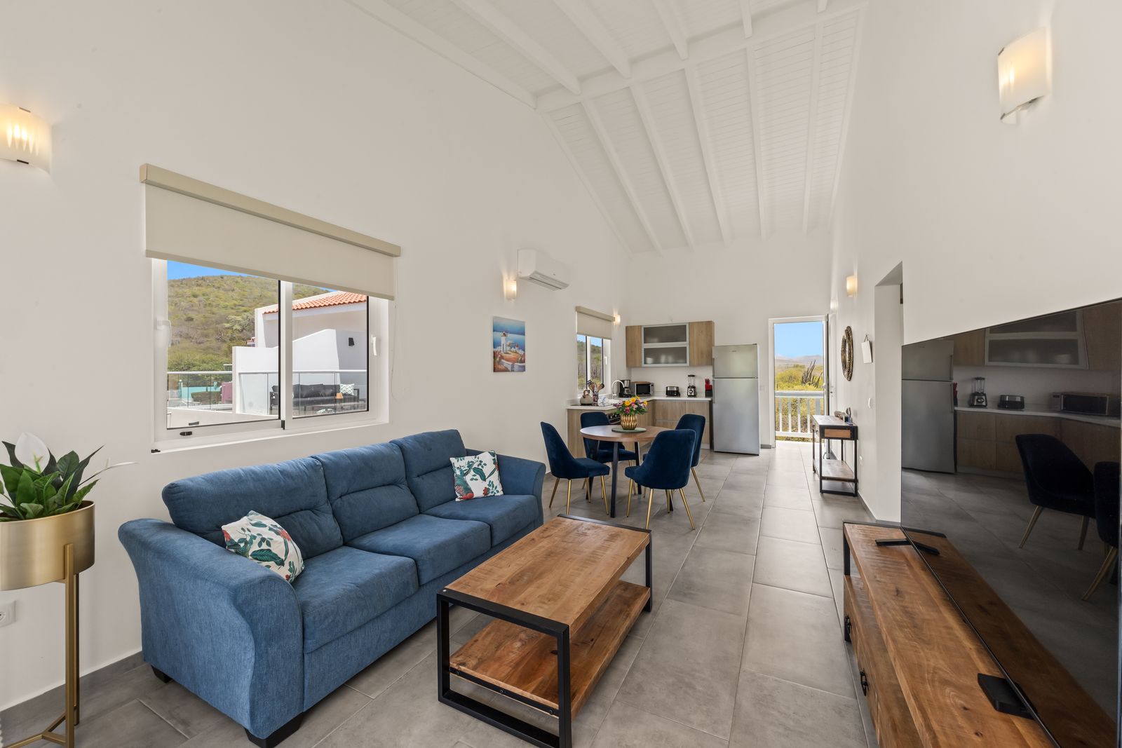 Living and dining area